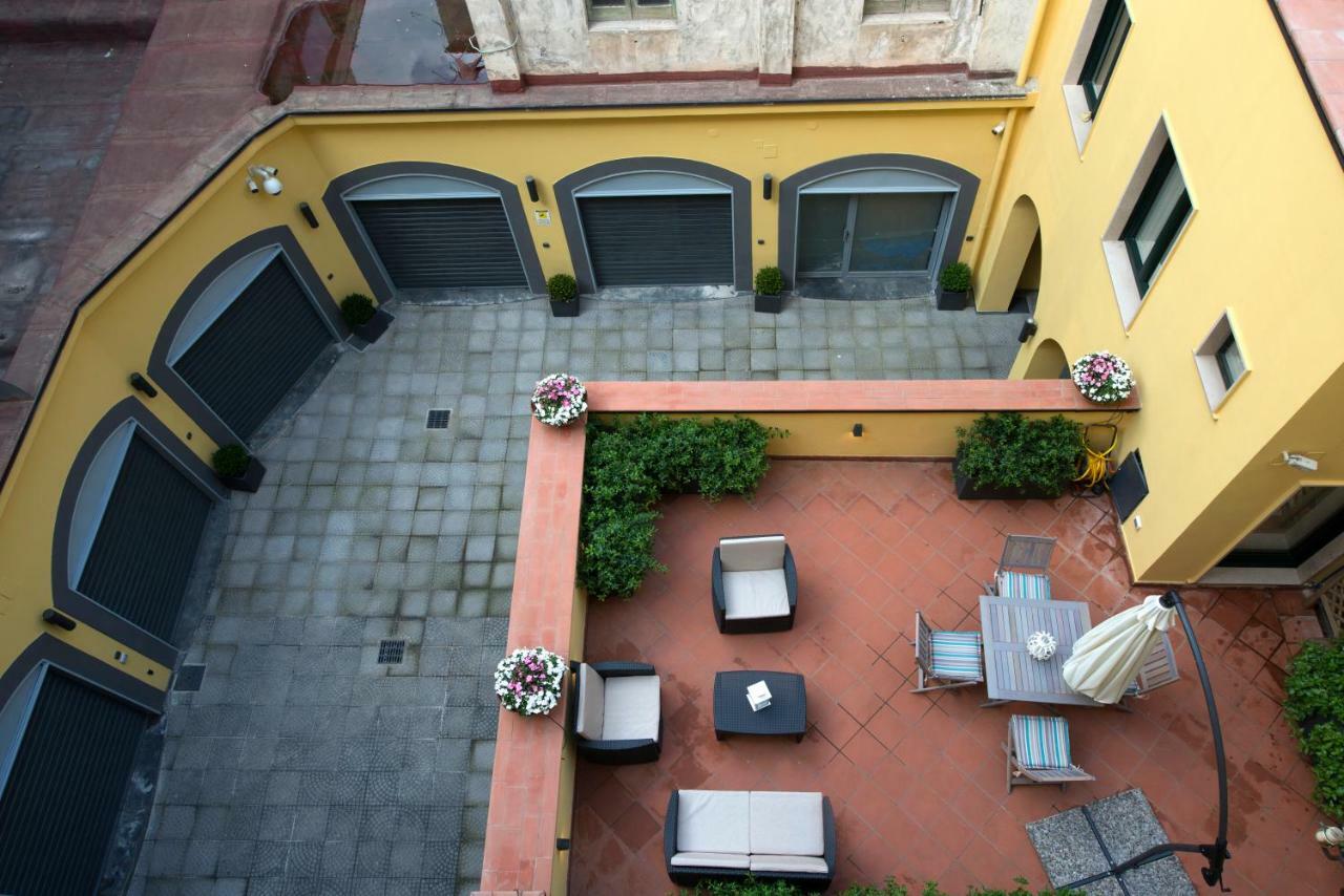 Le Terrazze Sul Cortile Lejlighed Salerno Eksteriør billede